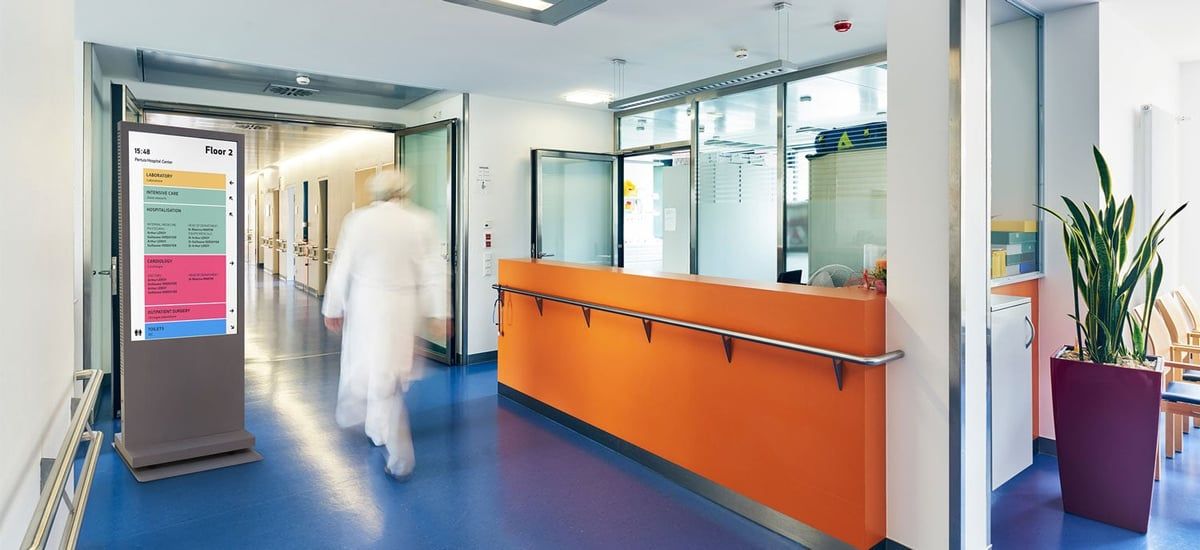 Borne d'orientation dans un hôpital